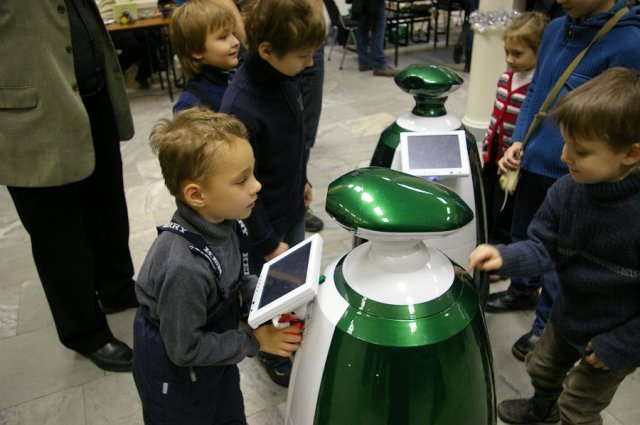 Выставка \"Каникулы роботов 2011\"