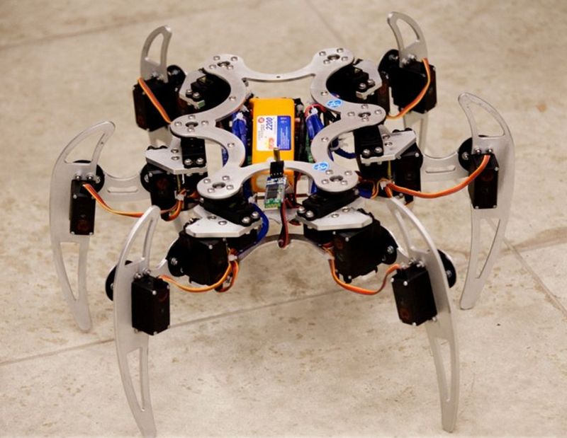 робот-шестиног ПАУК-1 из МАИ